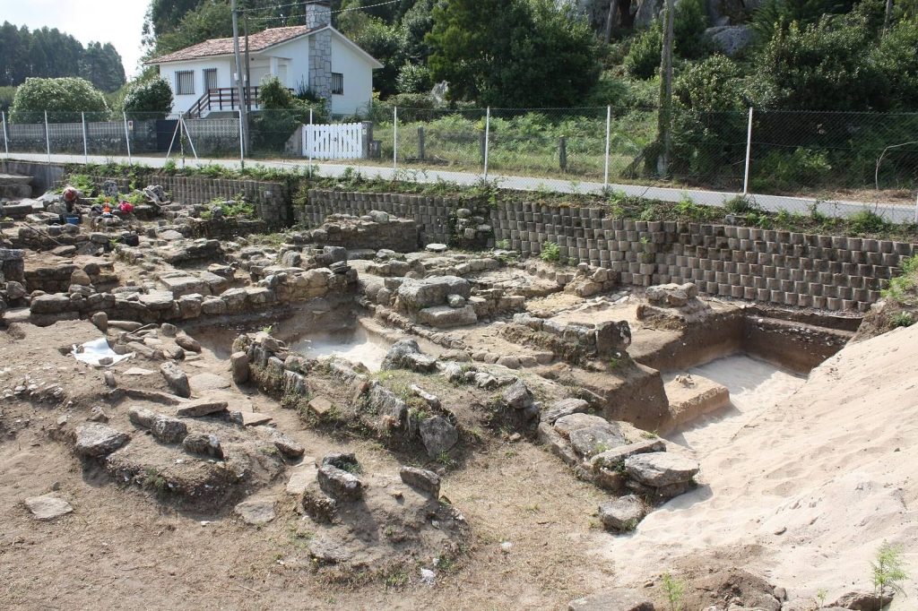 Adro Vello: A Roman Coastal Settlement, Church, and Cemetery in Spain 3 Adro Vello