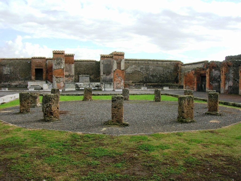 Macellum of Pompeii: The City's Roman Food Market 2 Macellum of Pompeii