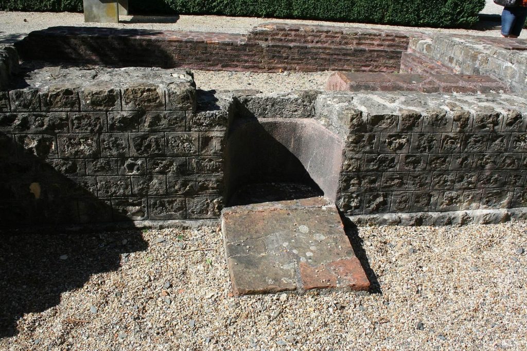 Gallo-Roman Remains beside the Robert-Bisson Hospital in Lisieux: Roman Residences and Baths 2 Ensemble des vestiges gallo-romains du Centre hospitalier de Lisieux