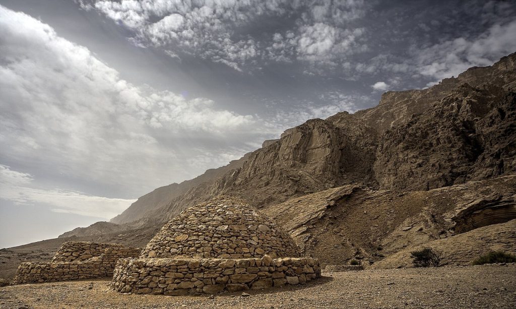 Jebel Hafeet Beehive Tombs: An Early Bronze Age Burial Site 1 Jebel Hafeet beehive tombs