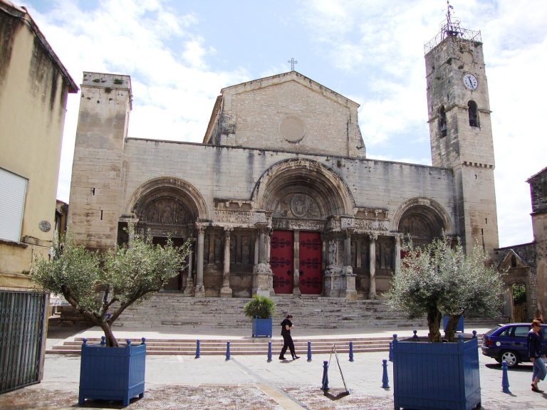 Saint Giles Abbey: A Medieval Pilgrimage Monastery in France