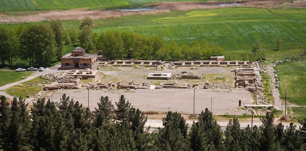 Behistun: An Archaeological Site and Achaemenid Monument in Iran 3 Behistun