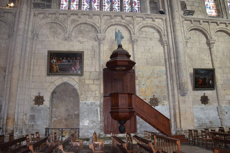Sainte-Radegonde Church in Poitiers: A Funerary and Pilgrimage Church