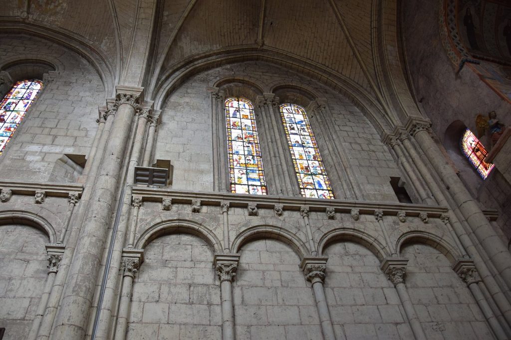 Sainte-Radegonde Church in Poitiers: A Funerary and Pilgrimage Church 2 église Sainte-Radegonde de Poitiers