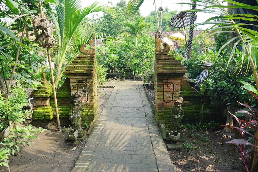 Trowulan: Archaeological Site of the Majapahit Capital 2 Trowulan Temple