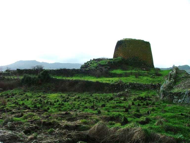 Nuraghe Oes: A Nuragic Residential Complex in Sardinia