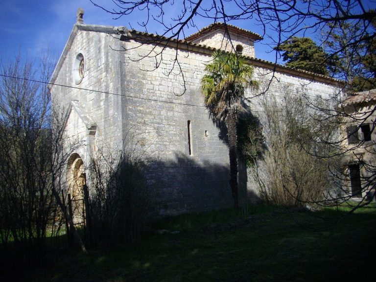 Chapelle Notre-Dame de Spéluque: A Romanesque Chapel in Ampus, France
