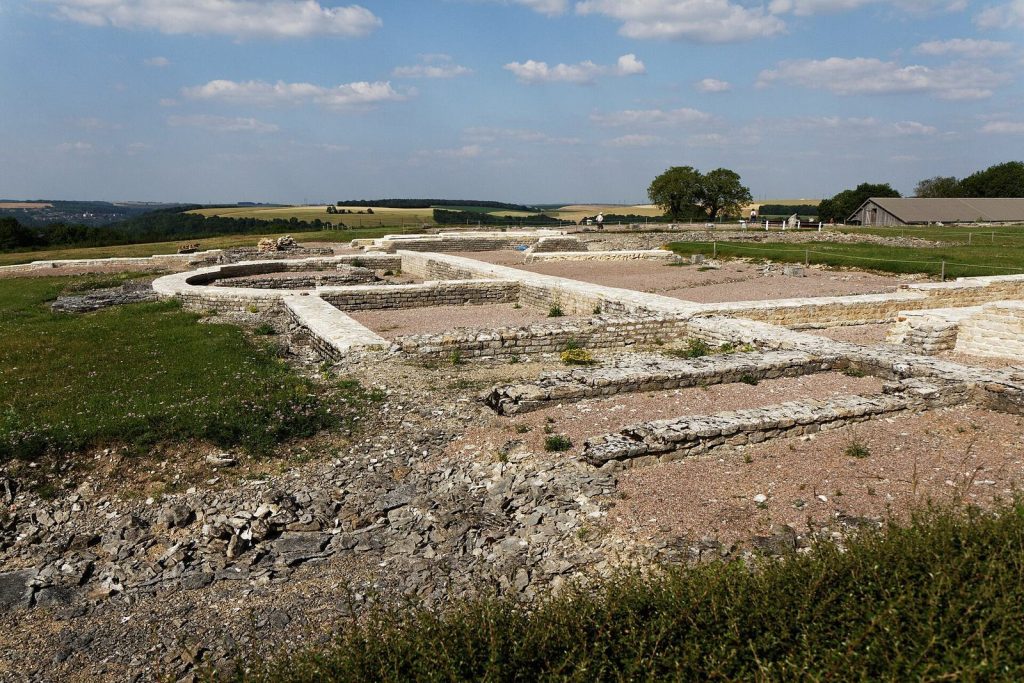 Alésia: A Gallic Oppidum and Gallo-Roman Town in France 1 Alesia