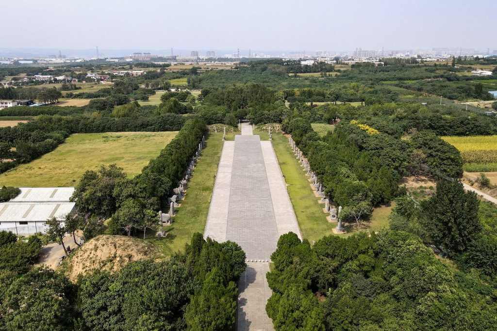 Imperial Mausoleums of the Northern Song Dynasty: The Royal Cemetery at Gongyi 2 Imperial Mausoleums of the Northern Song Dynasty