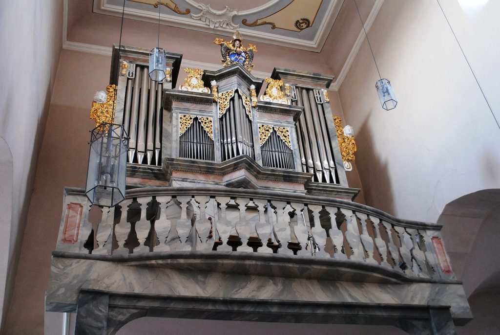 St. Maria de Rosario: A Pilgrimage Church in Dimbach, Germany 2 Wallfahrtskirche
