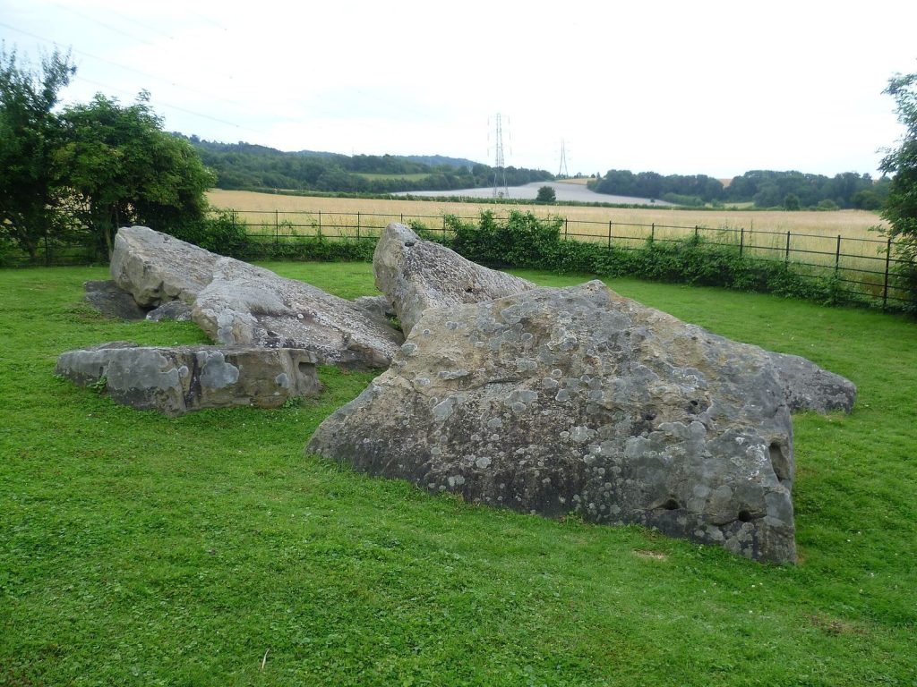 Countless Stones: A Neolithic Burial Monument in the Medway Valley 2 Countless Stones