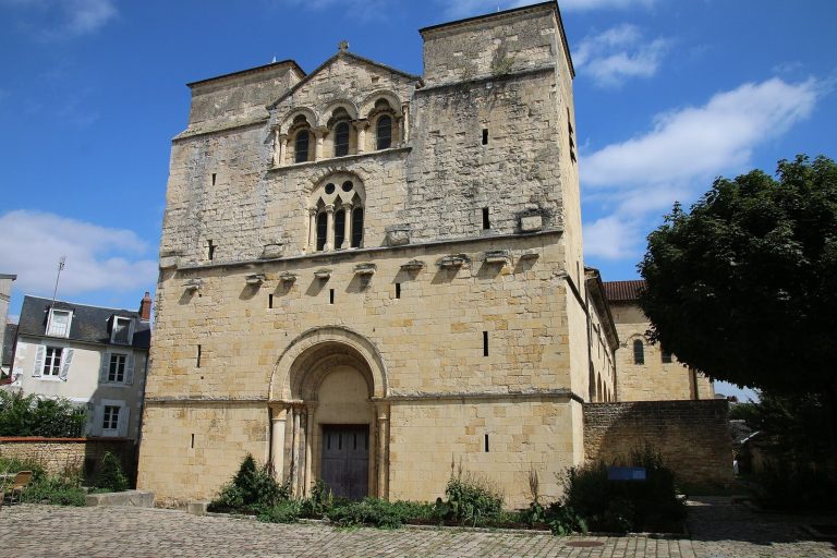 Église Saint-Étienne de Nevers: A Romanesque Priory Church in France