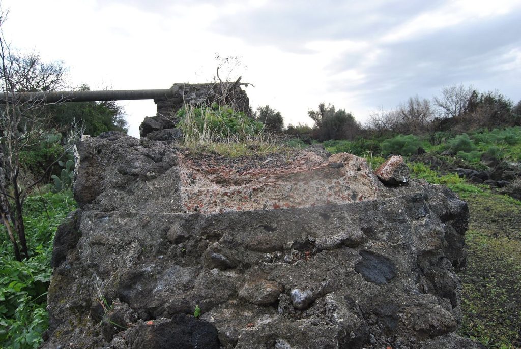 Catania Aqueduct: A Roman Water Supply in Sicily 2 Ancient Roman aqueduct