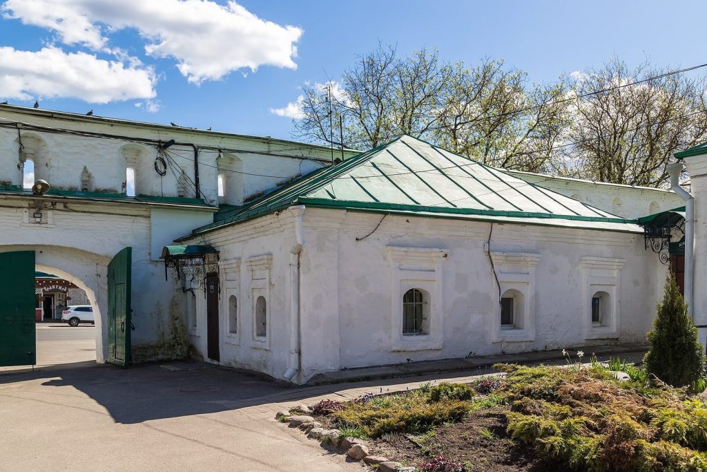 Alexandrov Kremlin: A Fortified Royal Residence and Monastery Complex in Russia 2 Alexandrov Kremlin