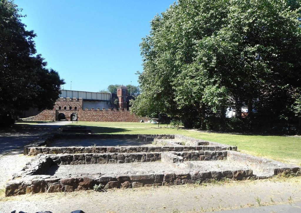 Mamucium: A Roman Fort and Civilian Settlement in Manchester 3 Mamucium