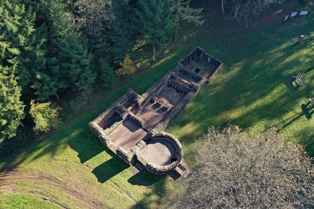 Castra of Würzberg: A Roman Auxiliary Fort on the Odenwald Limes 1 Castra of Würzberg