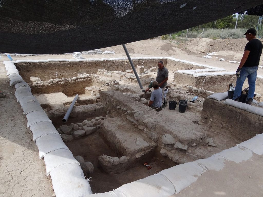 Khirbet Kerak: An Ancient Tell on the Sea of Galilee 1 Khirbet Kerak