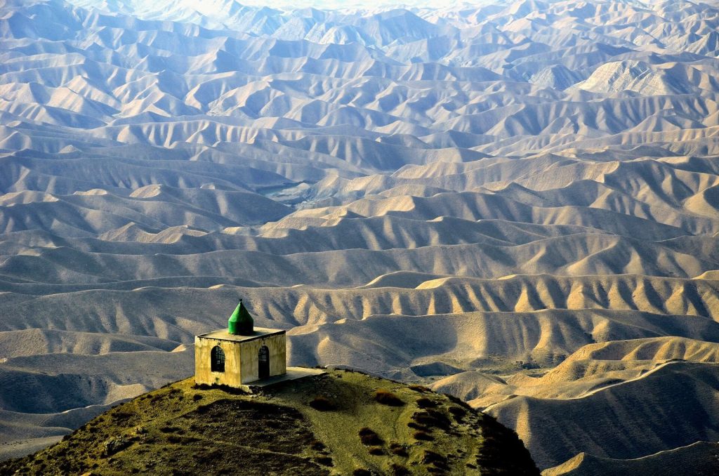 Khalid Nabi Cemetery: A Turkmen Burial Ground and Pilgrimage Site 2 Khalid Nabi Cemetery