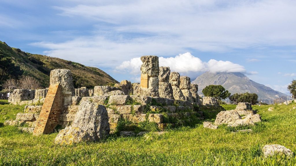 Himera: An Ancient Greek Colony in Sicily 3 Himera