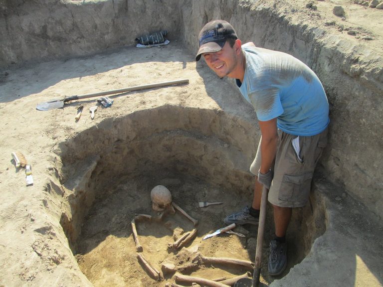 Cartal: A Multi-Period Settlement and Roman Fort in Ukraine