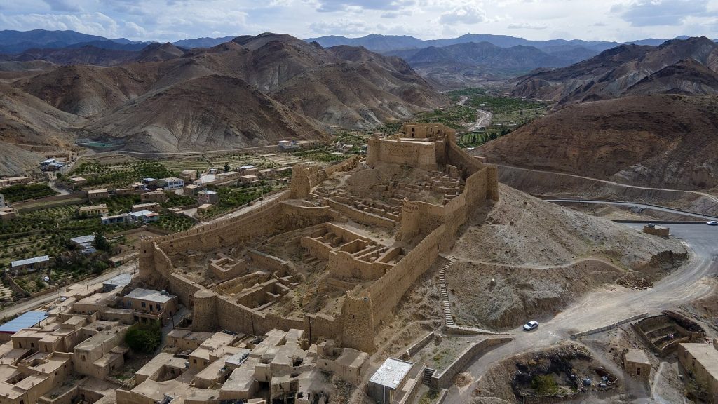 Forg Castle (Mirza Rafi Khan Castle): An Iranian Frontier Stronghold 1 Forg Castle (Mirza Rafi Khan Castle)