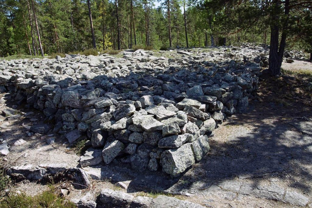 Sammallahdenmäki: A Bronze Age Burial Ground in Finland 1 Sammallahdenmäki