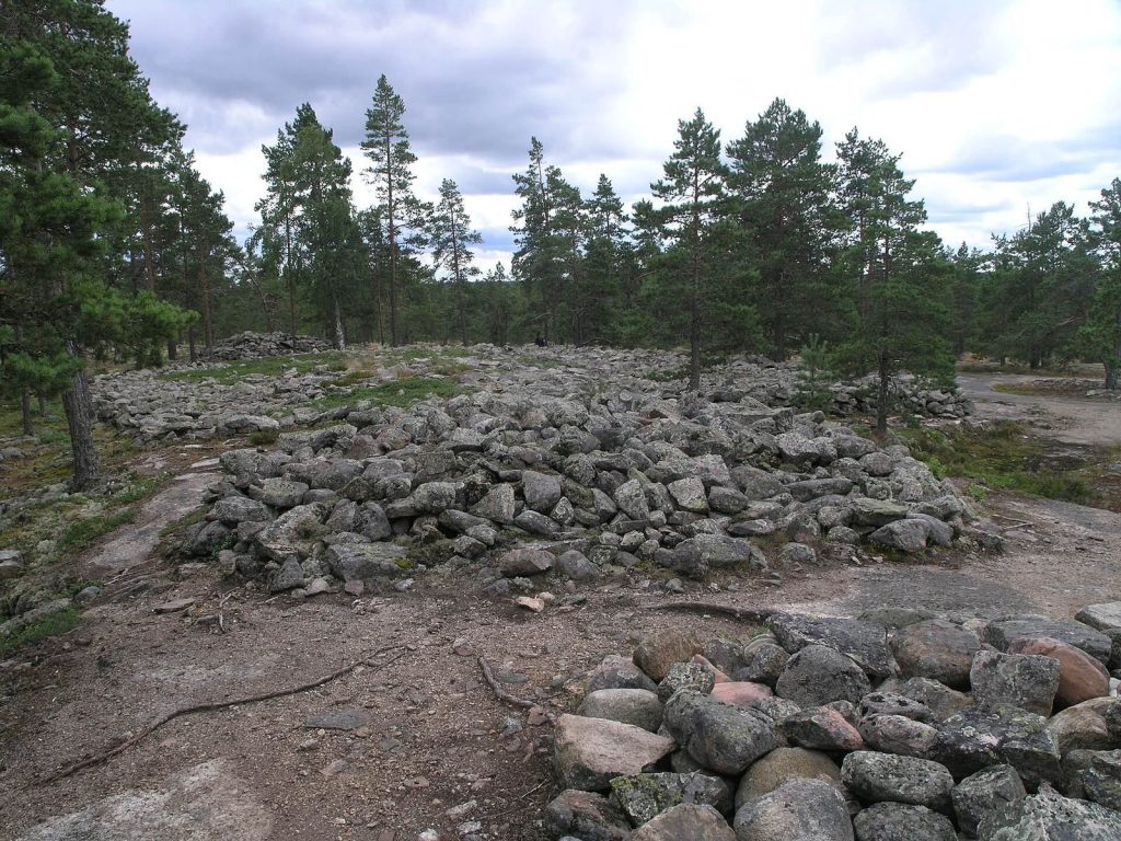 Sammallahdenmäki: A Bronze Age Burial Ground in Finland 2 Sammallahdenmäki