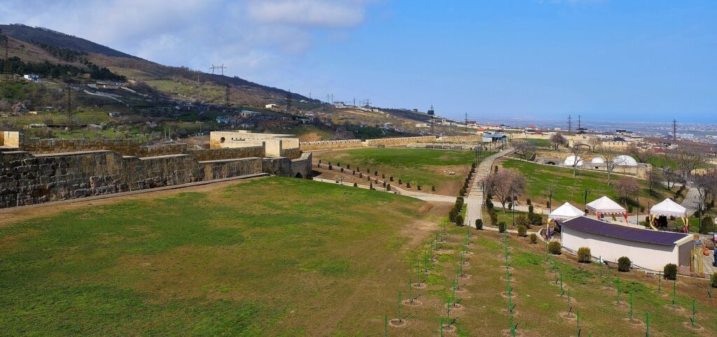 Naryn Castle: The Citadel in Derbent’s Defensive System 2 Naryn Castle