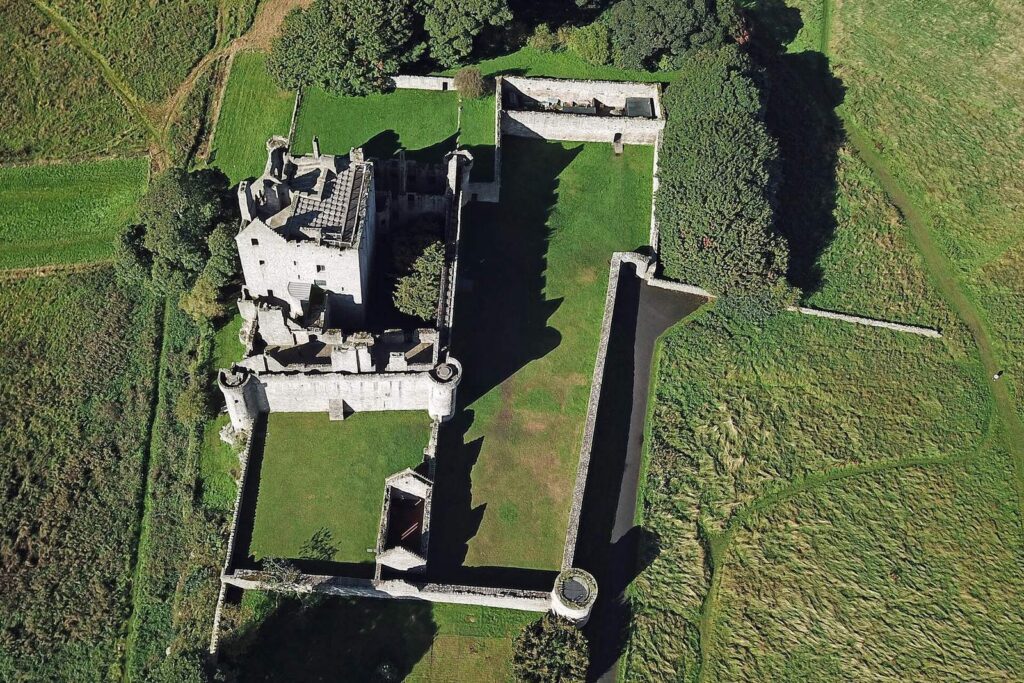 Craigmillar Castle: A Medieval Courtyard Castle near Edinburgh 1 Craigmillar Castle