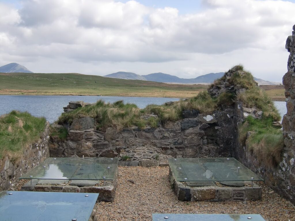 Finlaggan Castle: A Fortified Residence of the Lords of the Isles 2 Finlaggan Castle