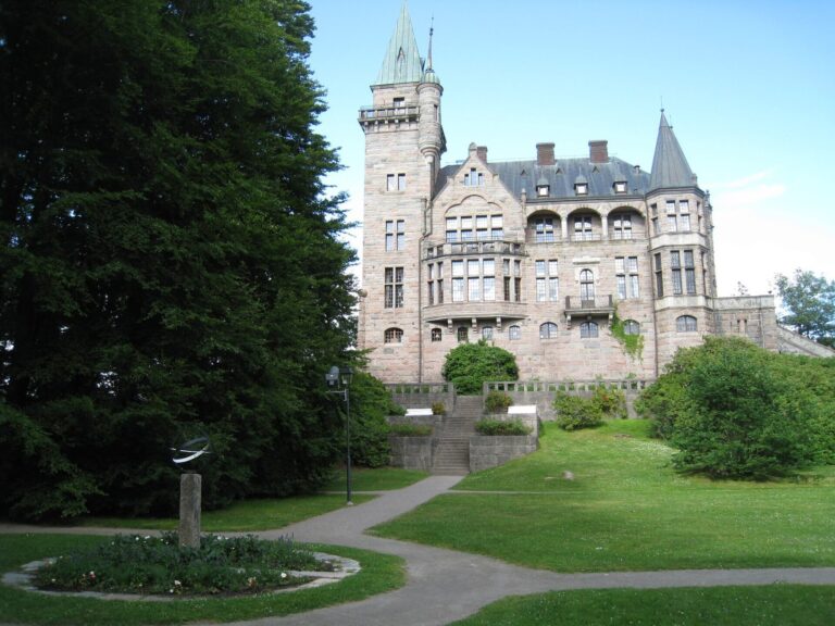 Teleborg Castle: A Neo-Gothic and National Romantic Residence in Växjö, Sweden