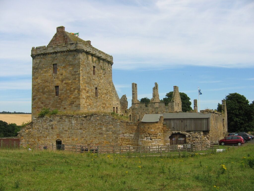 Balgonie Castle: A Medieval Courtyard Castle and Tower House 2 Balgonie Castle