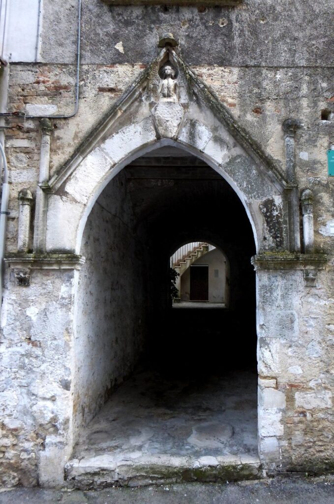 Casa Marini: A Fifteenth-Century Civilian Building in Guardiagrele 2 Casa Marini