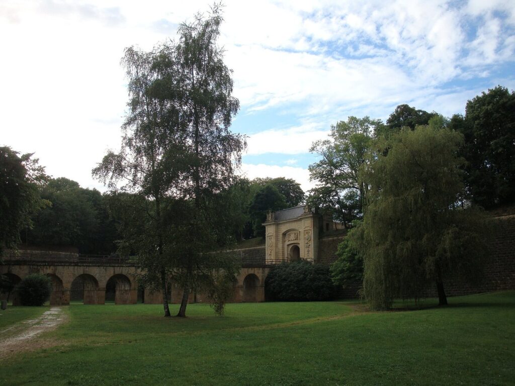 Longwy City Walls: A Vauban-Era Fortified Town 1 Longwy City Walls