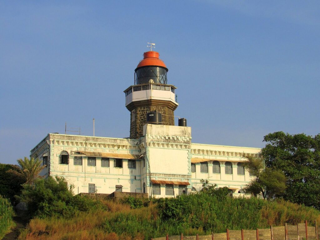 Khānderi Island: A Maratha Coastal Fort 1 Khānderi Island