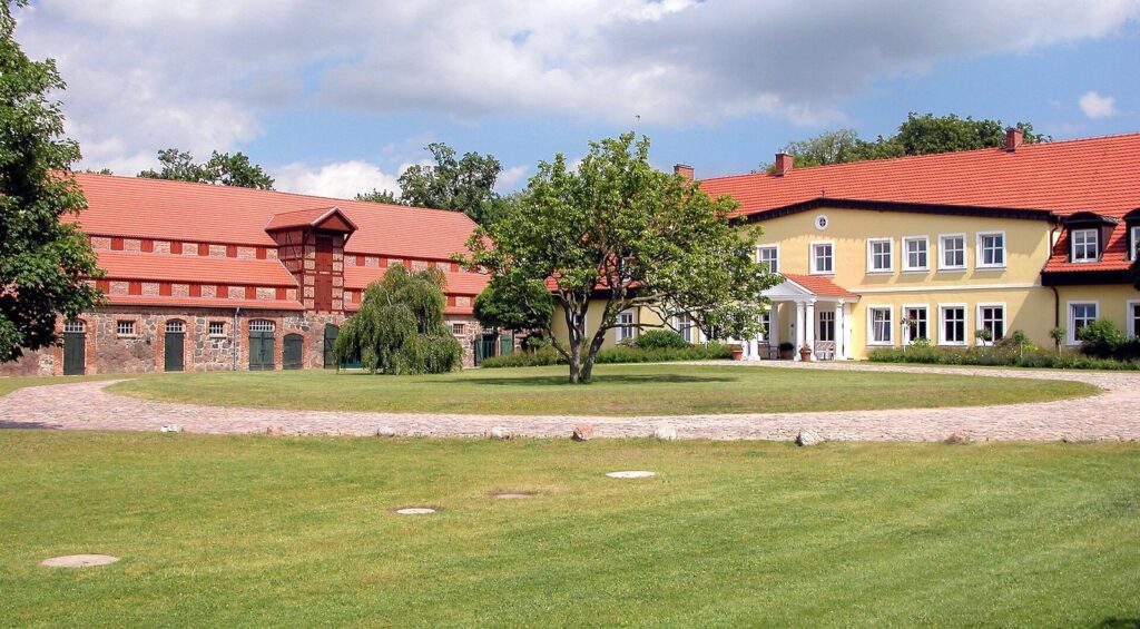Gut Stolpe: A Historic Estate in Germany 1 Gut Stolpe