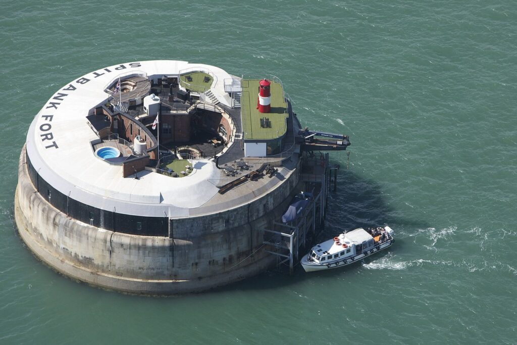 Spitbank Fort: A Coastal Artillery Fort in the Solent 2 Spitbank Fort