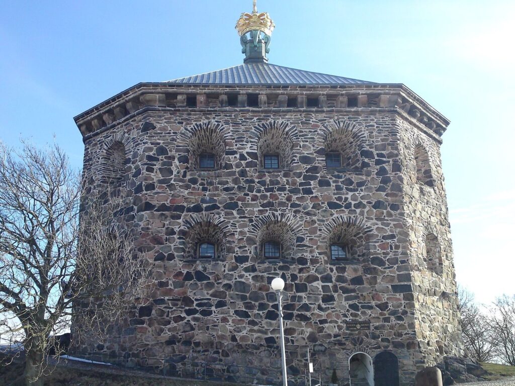 Crown Redoubt: A Defensive Fort in Gothenburg, Sweden 1 Crown Redoubt