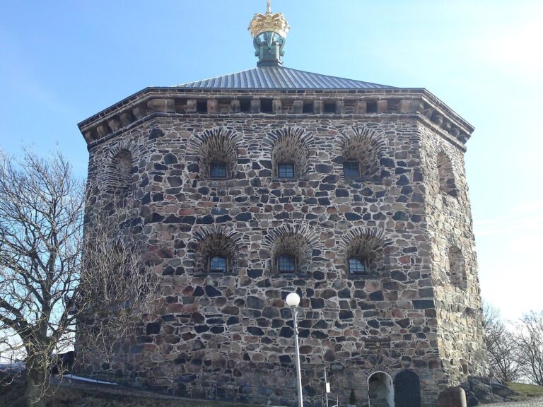 Crown Redoubt: A Defensive Fort in Gothenburg, Sweden