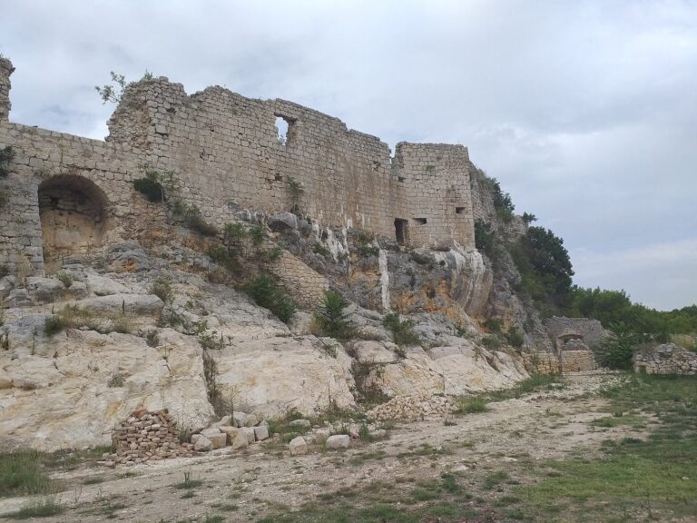 Novigrad Castle: A Medieval Fortress in Croatia