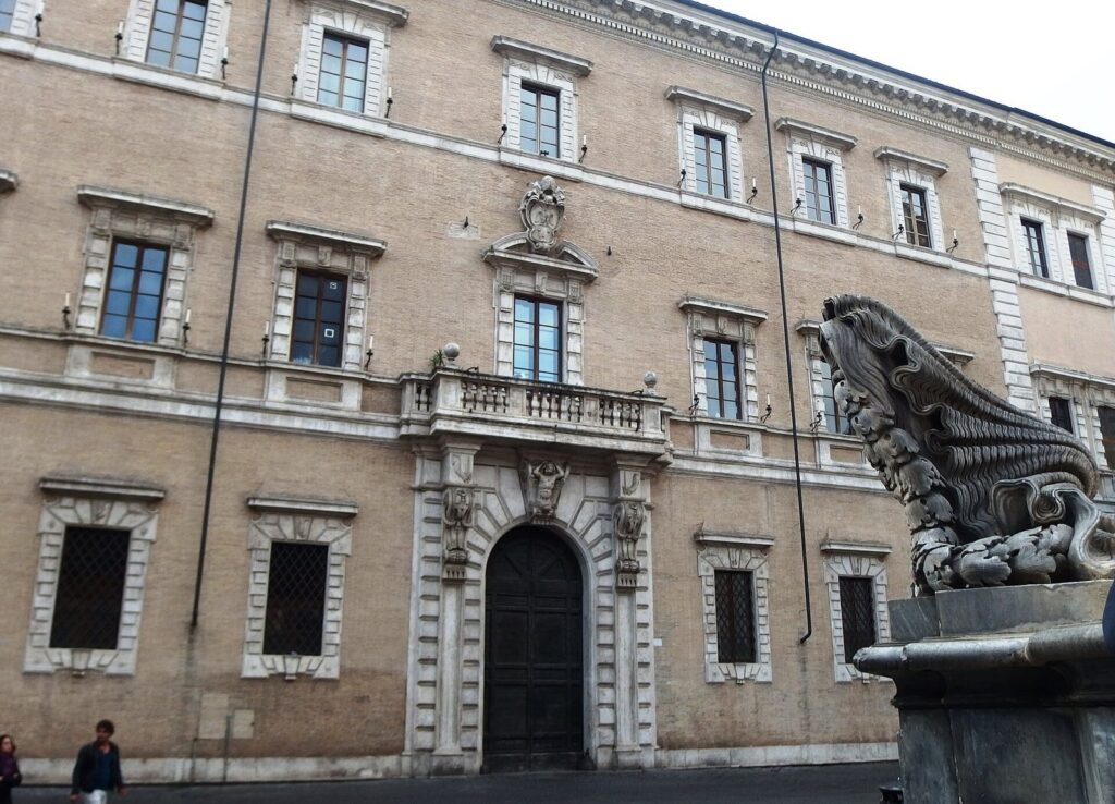 Palazzo San Callisto: A Baroque Palace and Holy See Property in Rome 1 Palazzo San Callisto