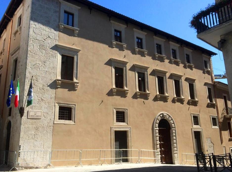Palazzo Fibbioni: A Renaissance Family Palace and Municipal Building in L’Aquila 1 Palazzo Fibbioni