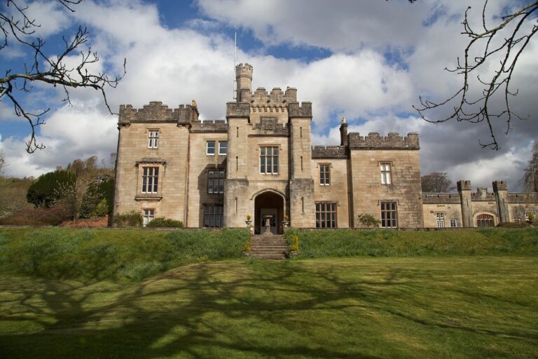 Minard Castle: A Georgian House Transformed into a Castle-like Residence