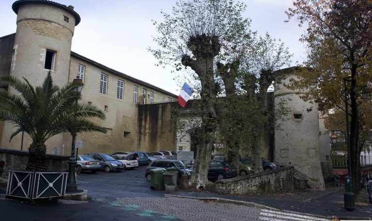 Château-Vieux: The Medieval Fortress of Bayonne