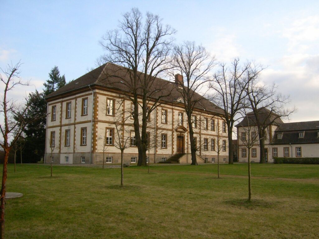 Großkühnau Palace: An Eighteenth-Century Residence in Germany 2 Schloss Großkühnau