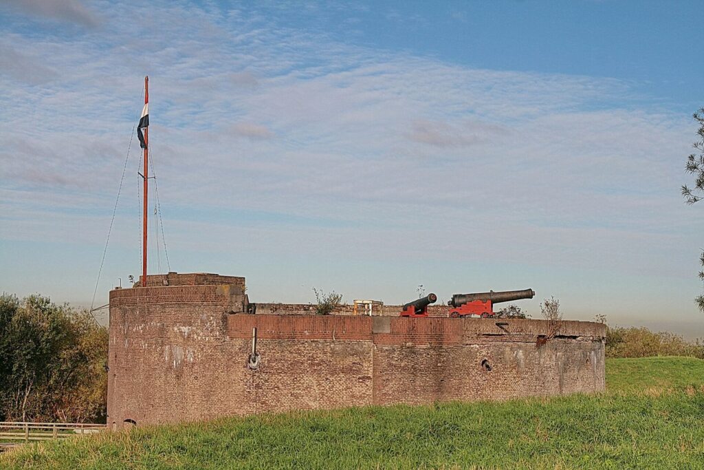 Westbatterij Muiden: A Fort Protecting Muiden’s Harbor 1 Westbatterij Muiden