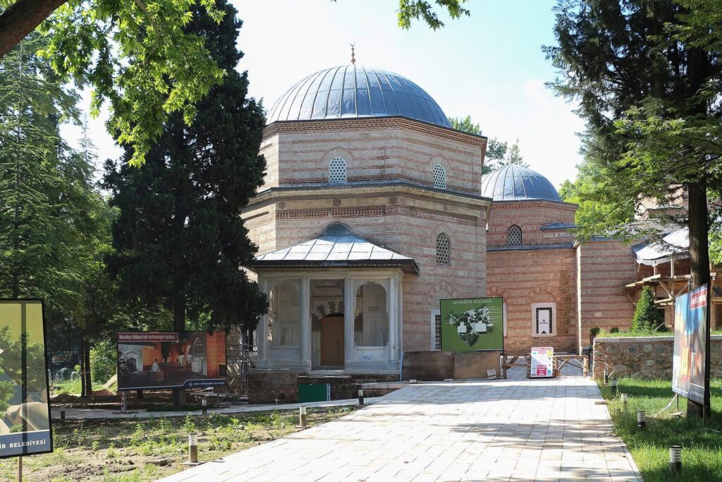 Muradiye Complex: An Ottoman Mosque and Dynastic Burial Ground 2 Muradiye Complex