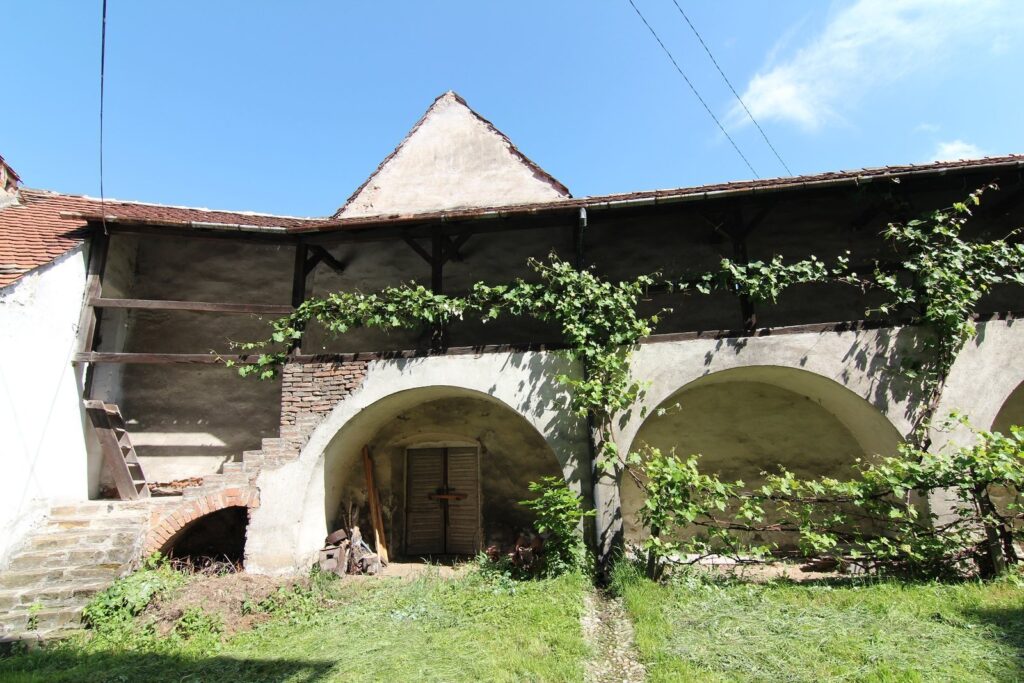 Valea Viilor fortified church