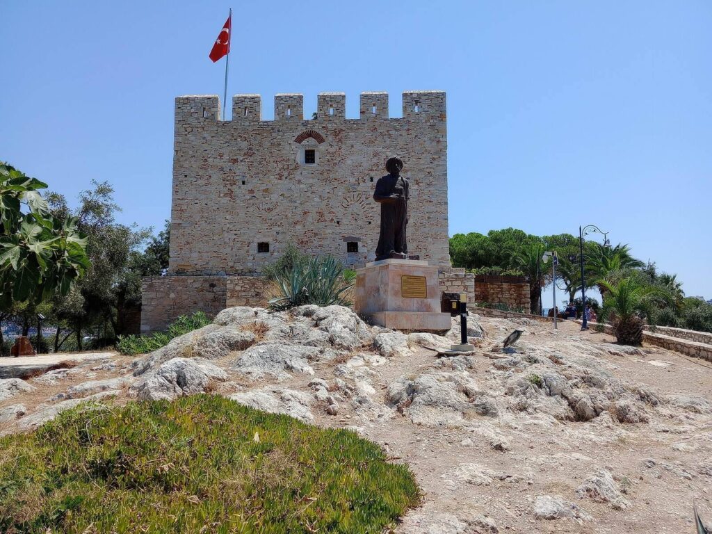 Güvercinada Castle: A Genoese Foundation and Ottoman Coastal Fortress 1 Güvercinada Castle