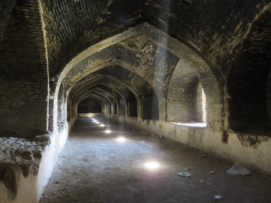 Shah Abbasi Caravanserai of Ahvan: A Safavid Roadside Inn 2 Shah Abbasi Caravanserai of Ahvan
